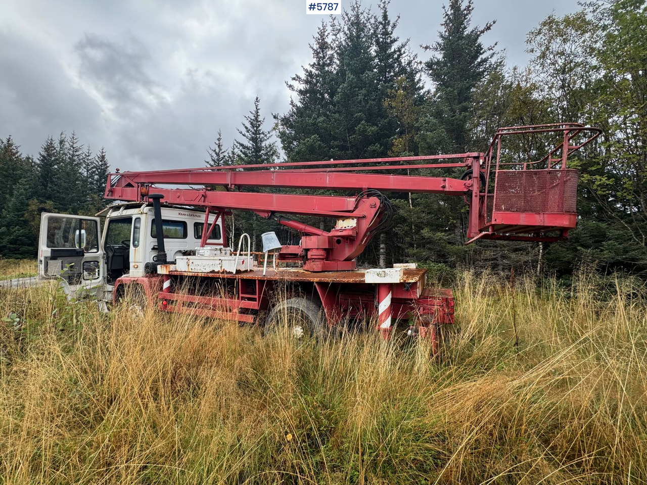 1986 Volvo FL614 with Lift. SEE VIDEO! - Автовишка: снимка 4 1986 Volvo FL614 with Lift. SEE VIDEO! - Автовишка: снимка 4