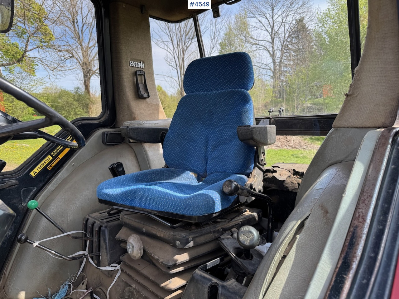 1987 Case 685 XL w/front loader and some equipment. - Трактор: снимка 5 1987 Case 685 XL w/front loader and some equipment. - Трактор: снимка 5