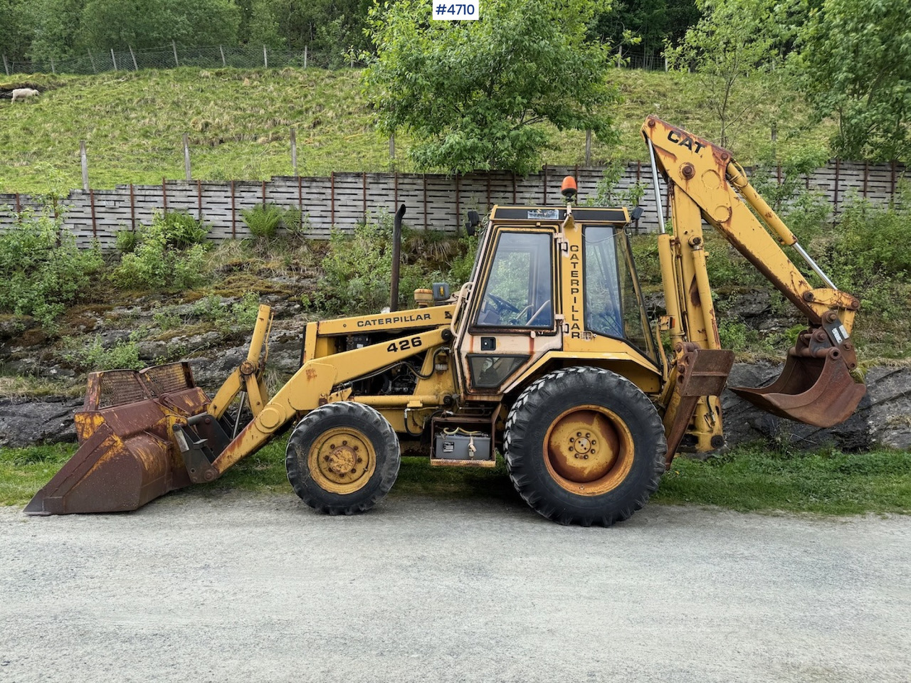 Трактор 1987 Cat 426 Backhoe Loader with multiple buckets: снимка 1