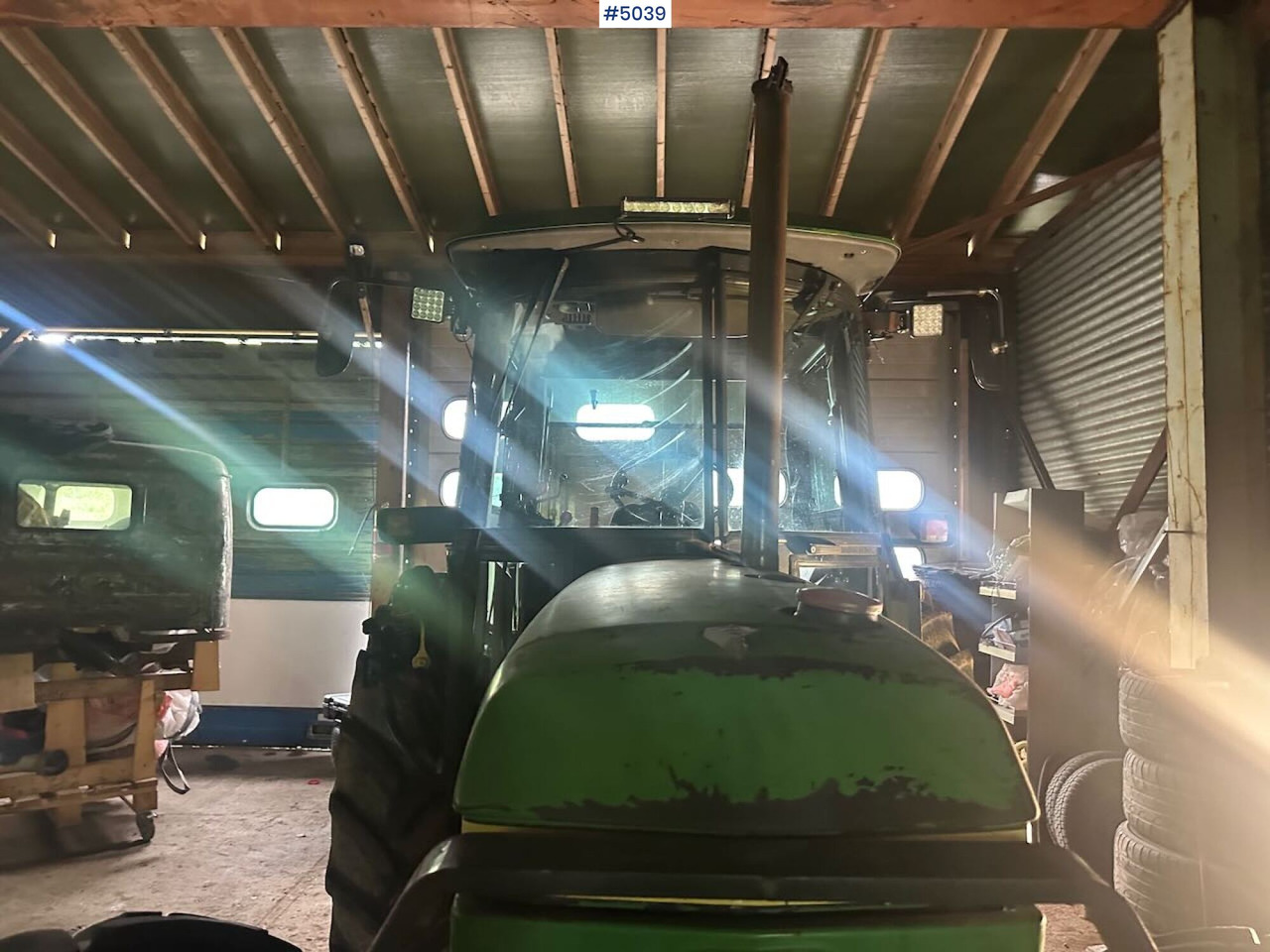 1987 John Deere 2850 Synchron w/ front loader - Трактор: снимка 3 1987 John Deere 2850 Synchron w/ front loader - Трактор: снимка 3