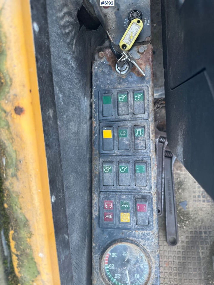 Багер 1989 Hymas 8200 crawler excavator with 2 buckets: снимка 17
