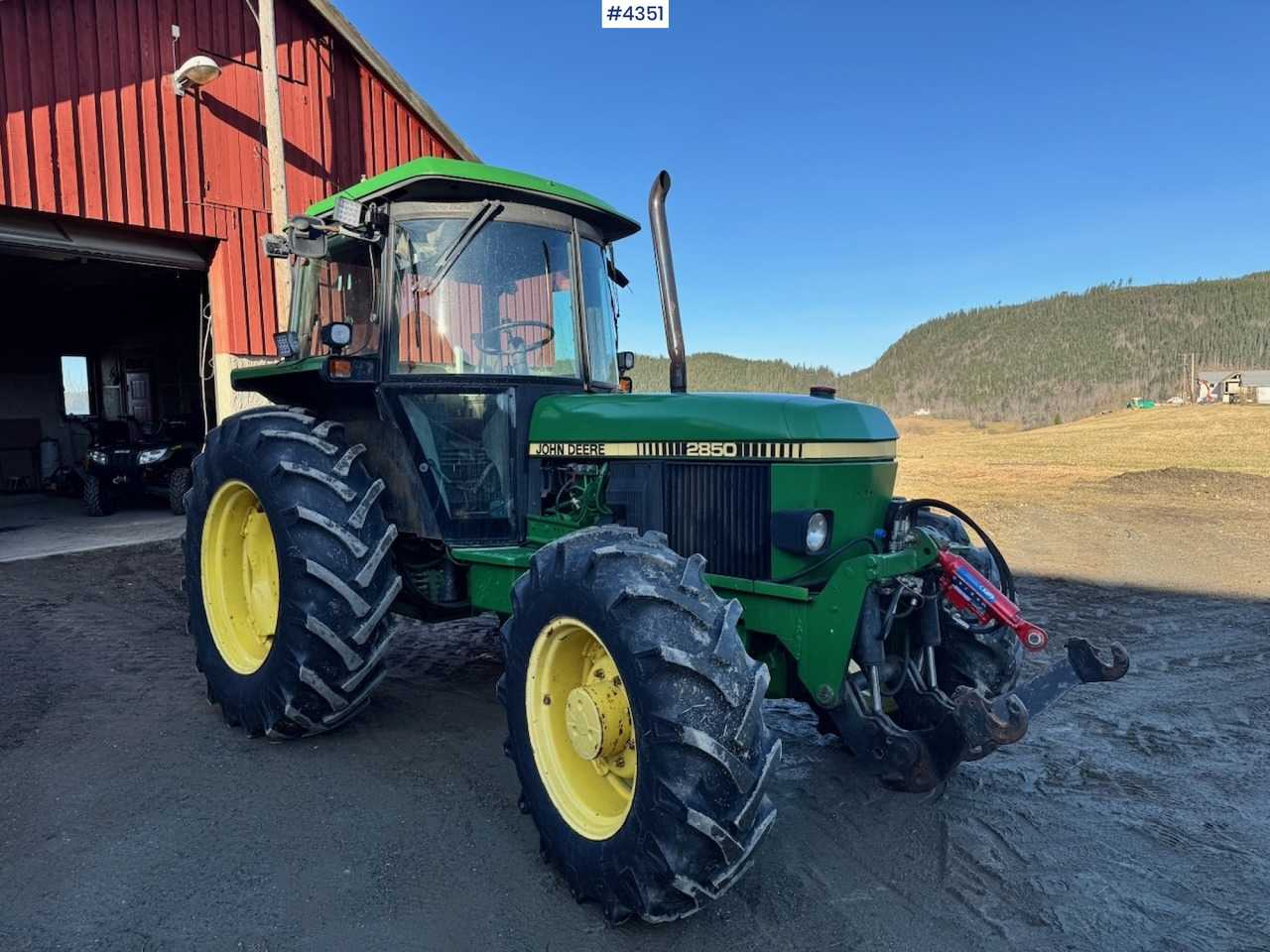 1991 John Deere 2850 4x4 Synchron w/ front hydraulics. - Трактор: снимка 1 1991 John Deere 2850 4x4 Synchron w/ front hydraulics. - Трактор: снимка 1