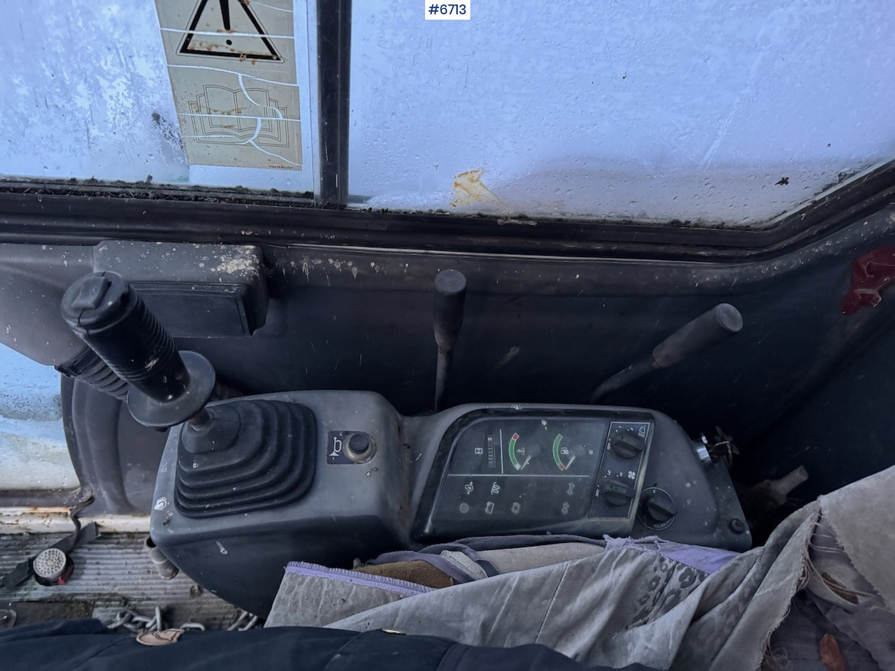 Мини багер 1994 Komatsu PC 95 w/ 2 buckets.: снимка 16 Мини багер 1994 Komatsu PC 95 w/ 2 buckets.: снимка 16