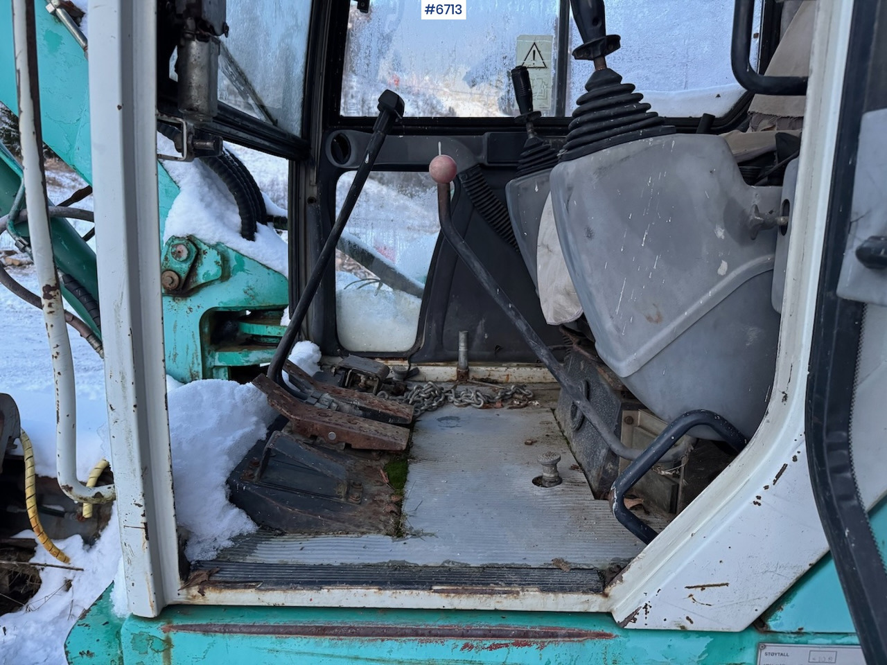 Мини багер 1994 Komatsu PC 95 w/ 2 buckets.: снимка 13 Мини багер 1994 Komatsu PC 95 w/ 2 buckets.: снимка 13