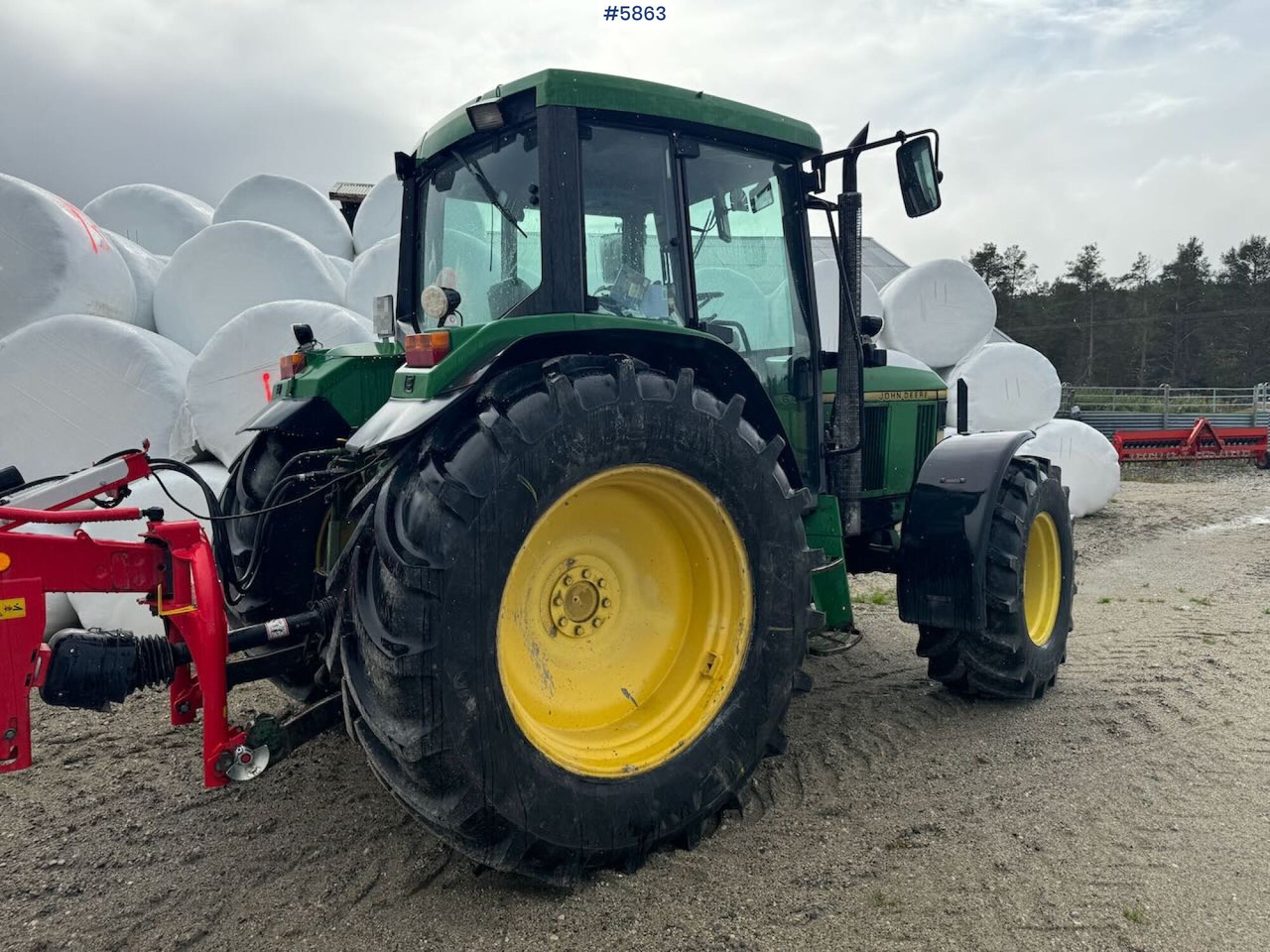 1996 John Deere 6400 4x4 w/ front loader. - Трактор: снимка 3 1996 John Deere 6400 4x4 w/ front loader. - Трактор: снимка 3