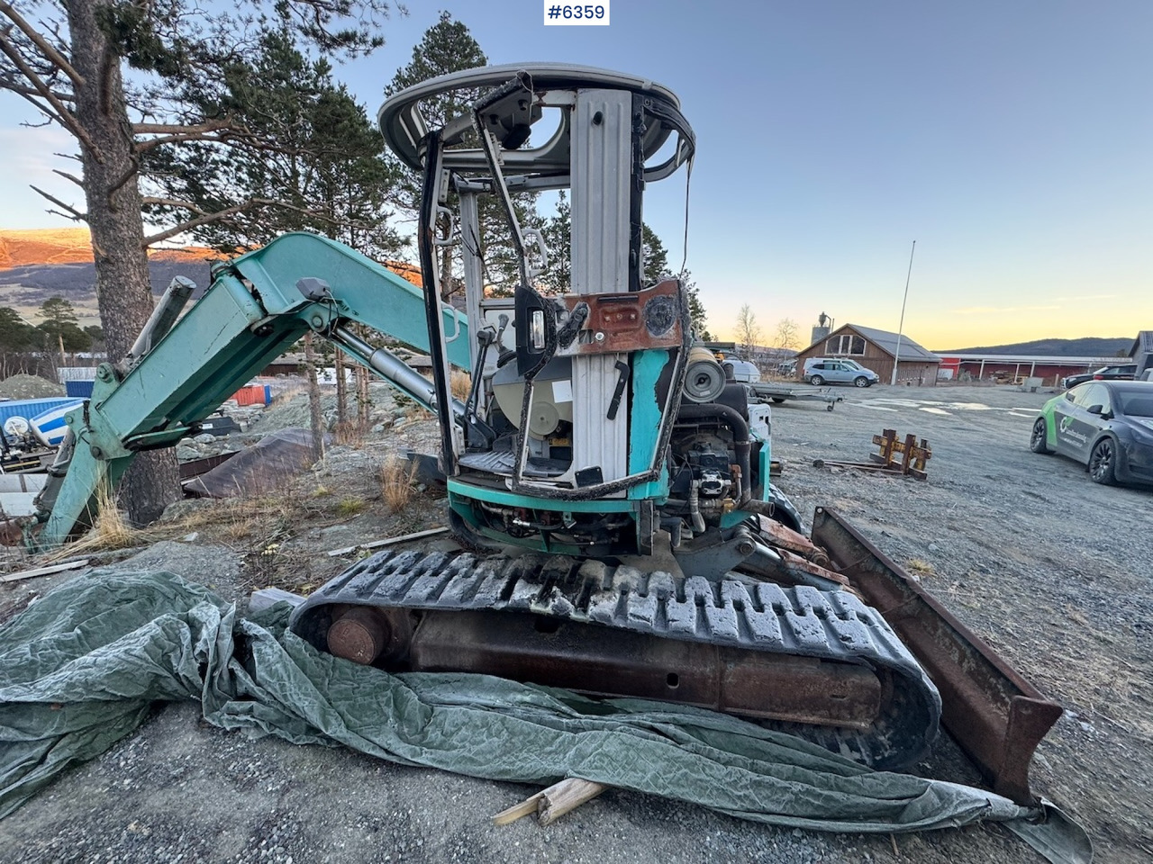 1997 Kobelco Sk75 w/ bucket. Repair object - Багер: снимка 4 1997 Kobelco Sk75 w/ bucket. Repair object - Багер: снимка 4