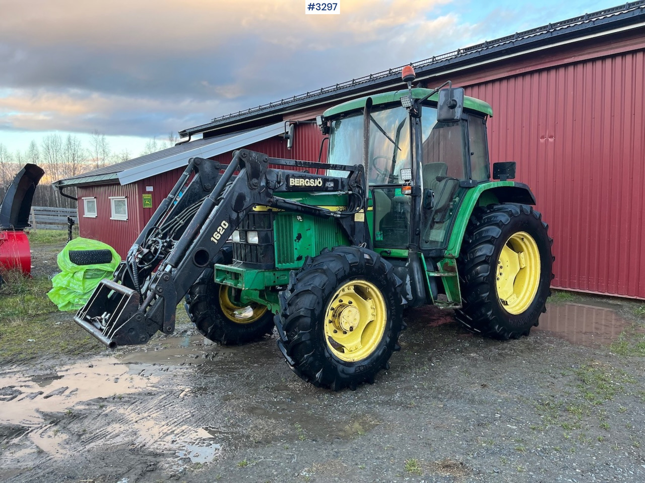 1999 John Deere 6210 SE with Front Loader - Трактор: снимка 1 1999 John Deere 6210 SE with Front Loader - Трактор: снимка 1