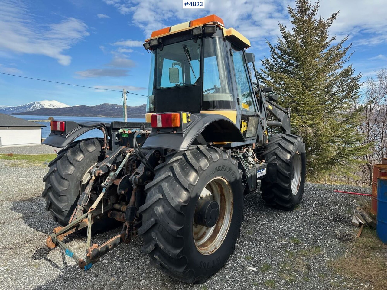 2000 JCB Fastrac 4x4 tractor w/ loader, 2 new tires, gravel bucket or snow bucket. WATCH VIDEO. - Трактор: снимка 5 2000 JCB Fastrac 4x4 tractor w/ loader, 2 new tires, gravel bucket or snow bucket. WATCH VIDEO. - Трактор: снимка 5