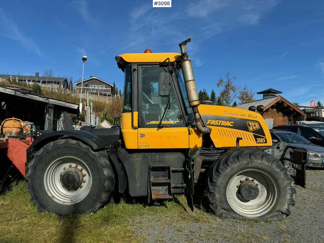 2001 JCB Fastrac 3185 4x4. The plow rigged and two sets of tires. - Трактор: снимка 4 2001 JCB Fastrac 3185 4x4. The plow rigged and two sets of tires. - Трактор: снимка 4