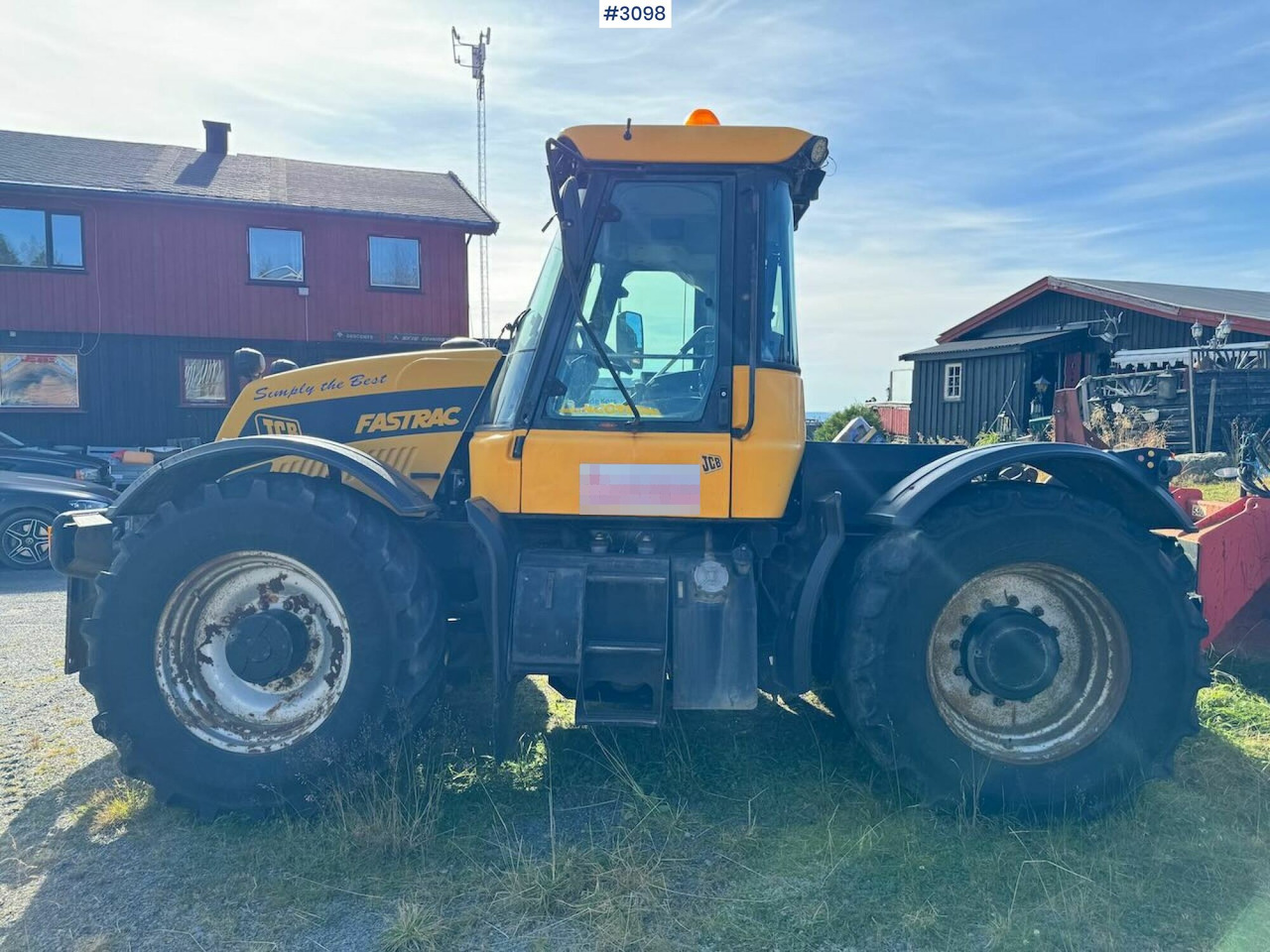 2001 JCB Fastrac 3185 4x4. The plow rigged and two sets of tires. - Трактор: снимка 2 2001 JCB Fastrac 3185 4x4. The plow rigged and two sets of tires. - Трактор: снимка 2