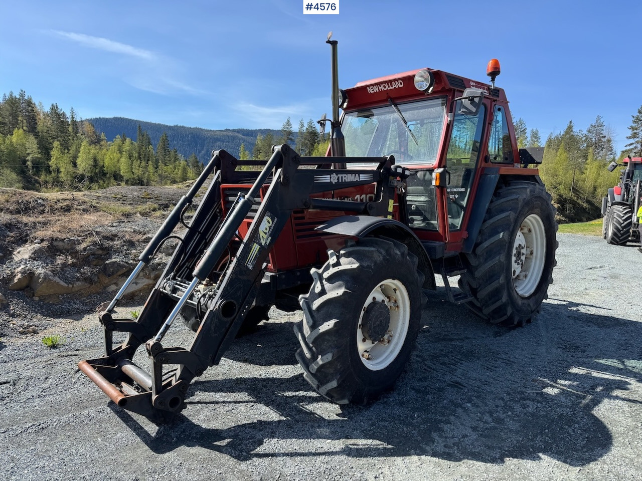 2002 Fiat 110-90 DT w/front loader. 1590 hours! - Трактор: снимка 3 2002 Fiat 110-90 DT w/front loader. 1590 hours! - Трактор: снимка 3