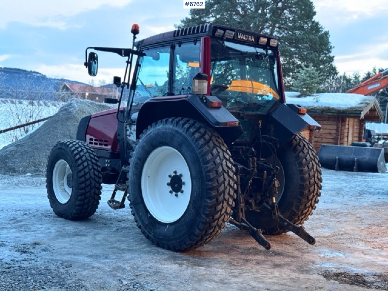 2002 Valtra 6850 Tractor with front hydraulics! See video. - Трактор: снимка 4 2002 Valtra 6850 Tractor with front hydraulics! See video. - Трактор: снимка 4