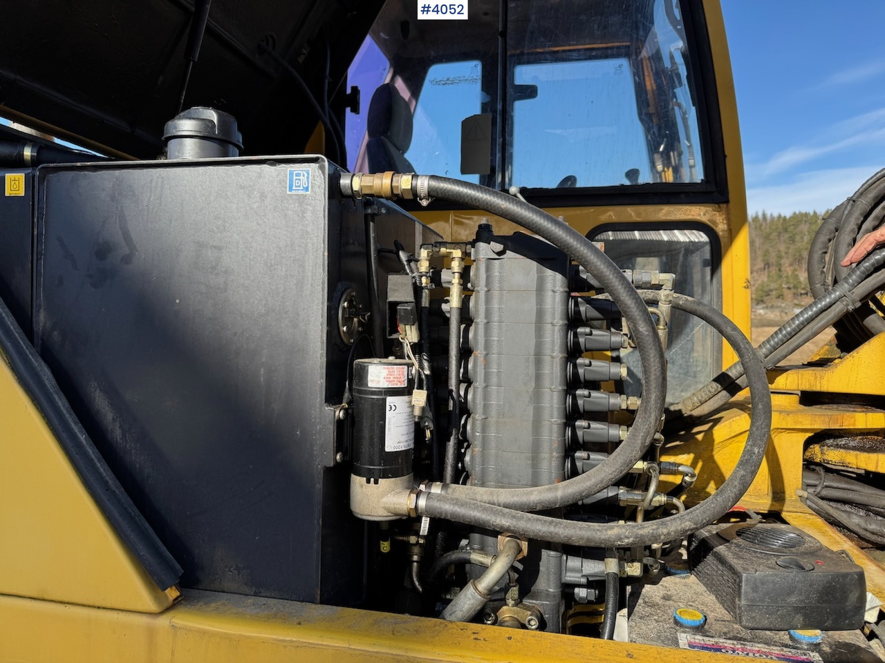 2004 Komatsu PW 110R - Багер: снимка 5 2004 Komatsu PW 110R - Багер: снимка 5