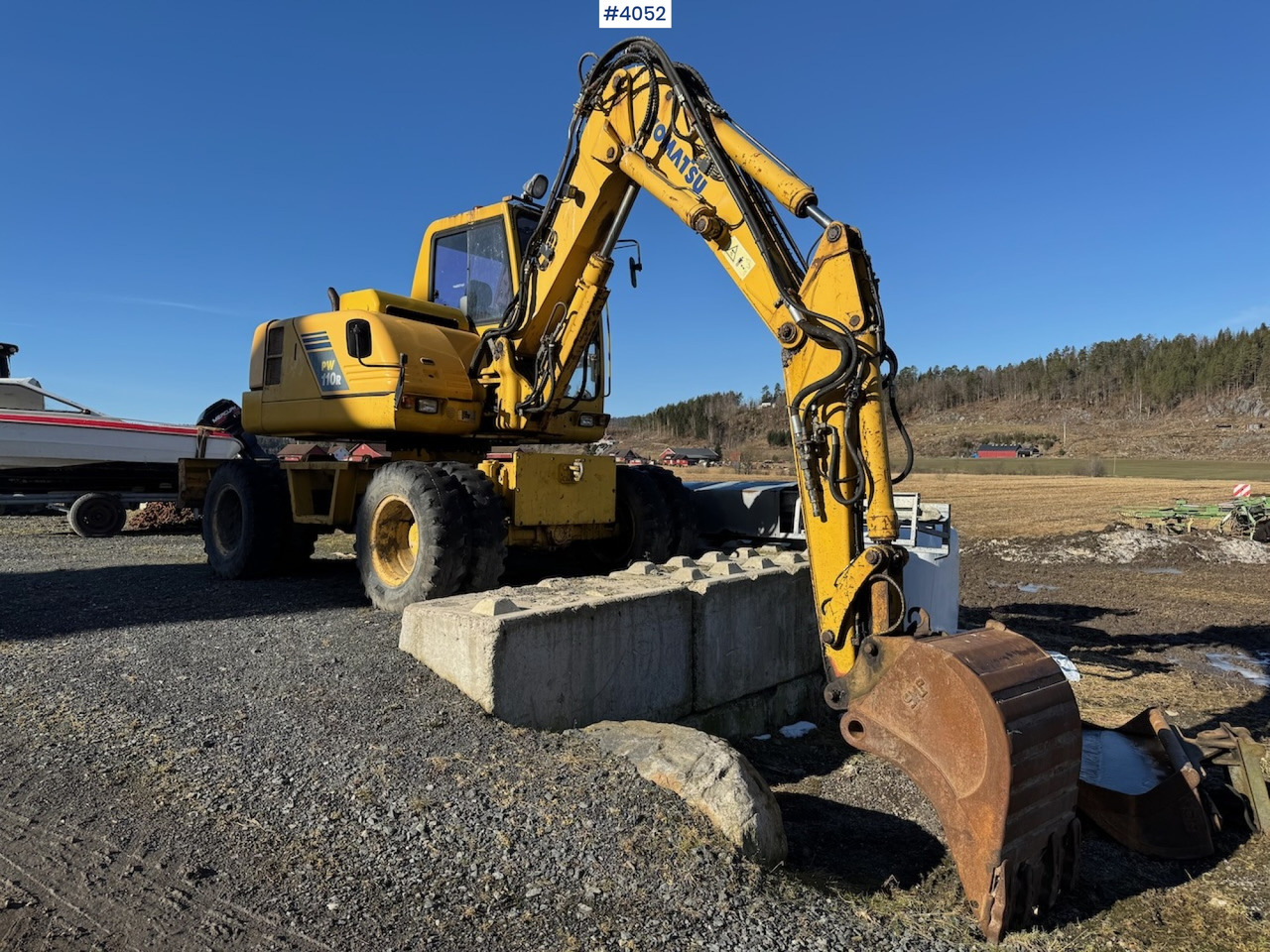 2004 Komatsu PW 110R - Багер: снимка 1 2004 Komatsu PW 110R - Багер: снимка 1