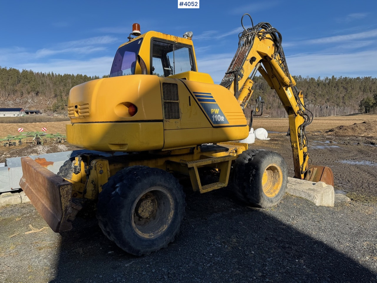 2004 Komatsu PW 110R - Багер: снимка 3 2004 Komatsu PW 110R - Багер: снимка 3