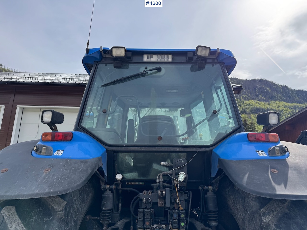 2005 New Holland TM190 w/front loader - Трактор: снимка 5 2005 New Holland TM190 w/front loader - Трактор: снимка 5