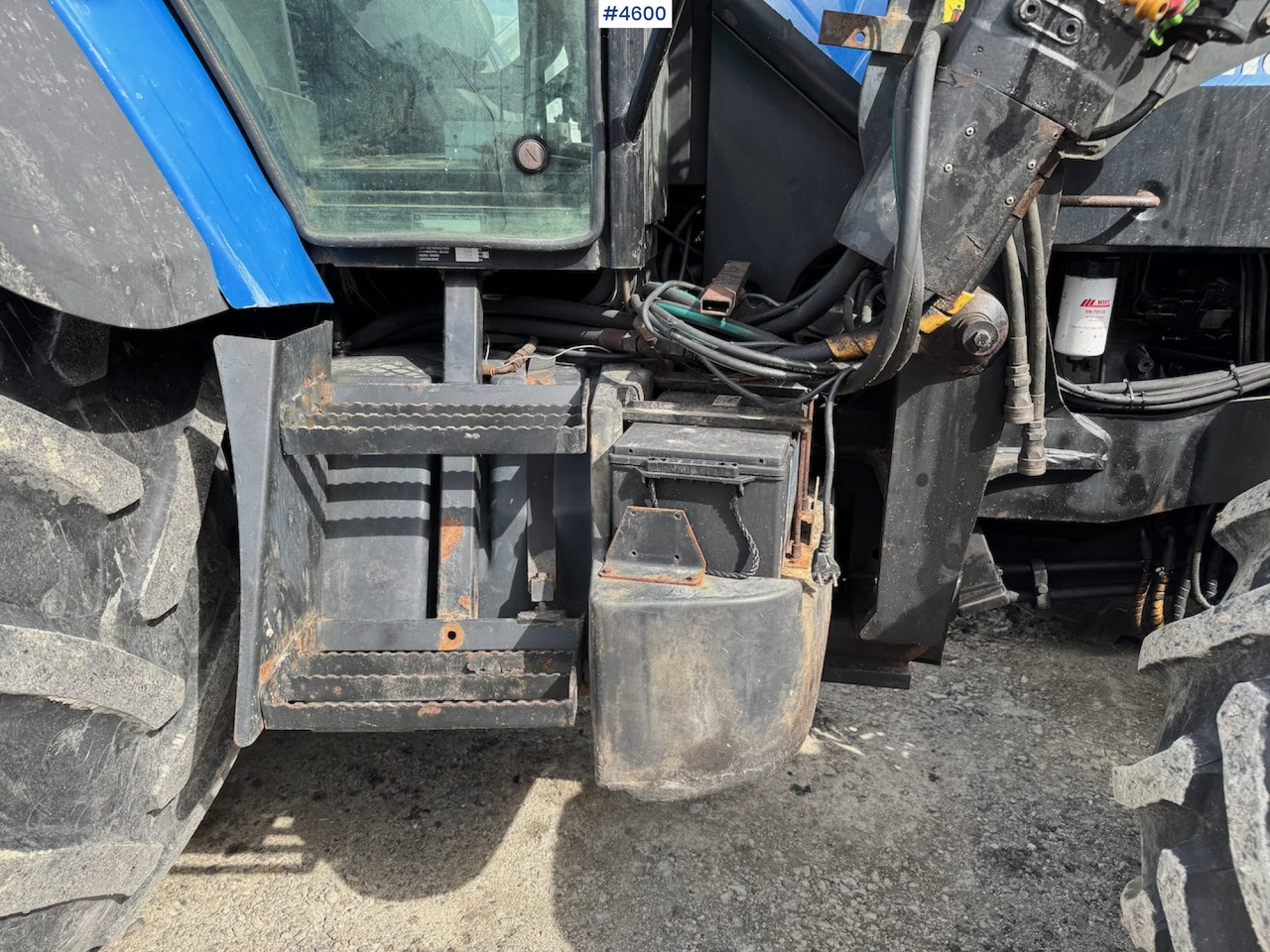 2005 New Holland TM190 w/front loader - Трактор: снимка 2 2005 New Holland TM190 w/front loader - Трактор: снимка 2