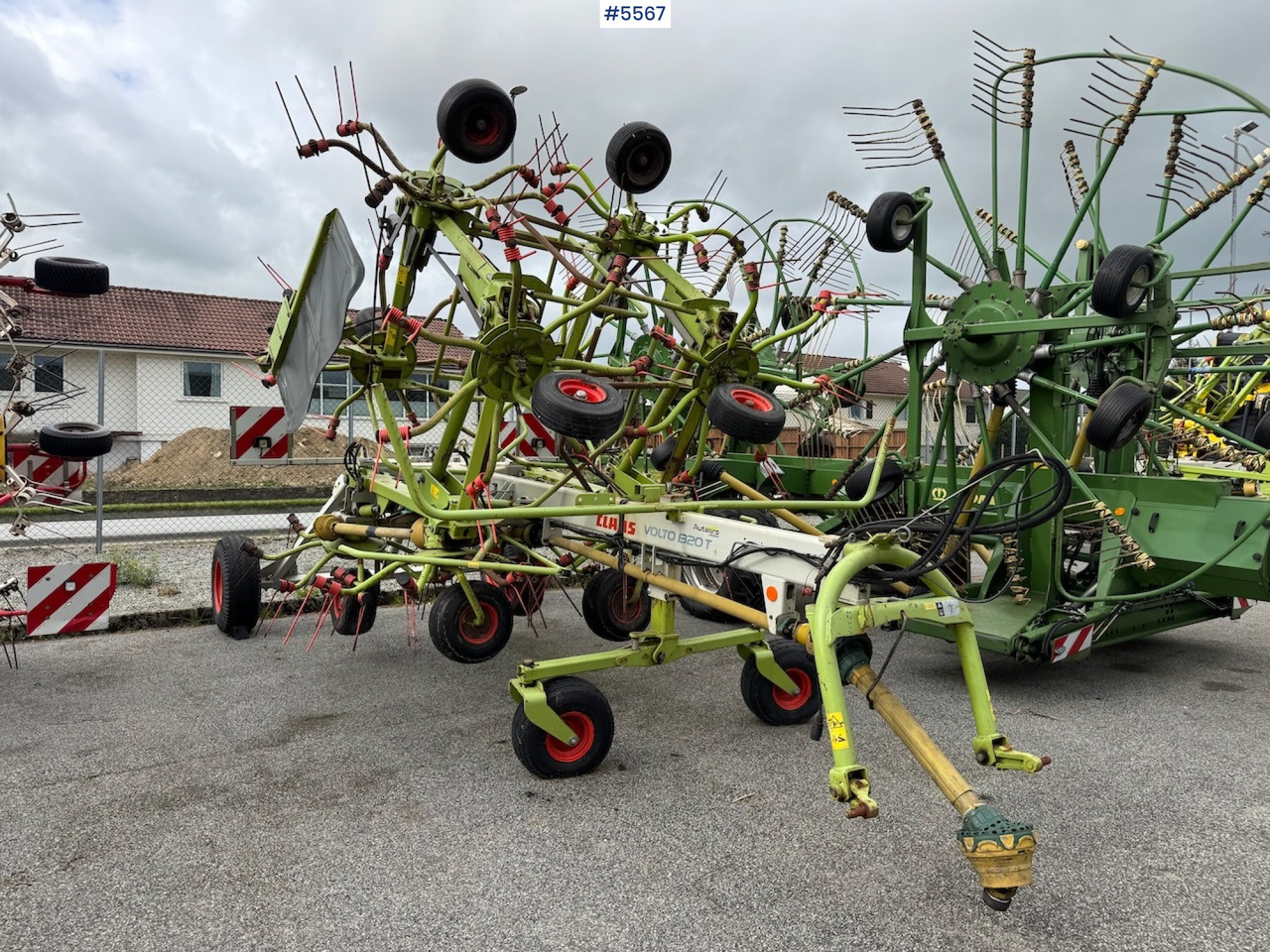 2006 Claas Volto 1320 T - Машина за сено и фураж: снимка 1 2006 Claas Volto 1320 T - Машина за сено и фураж: снимка 1