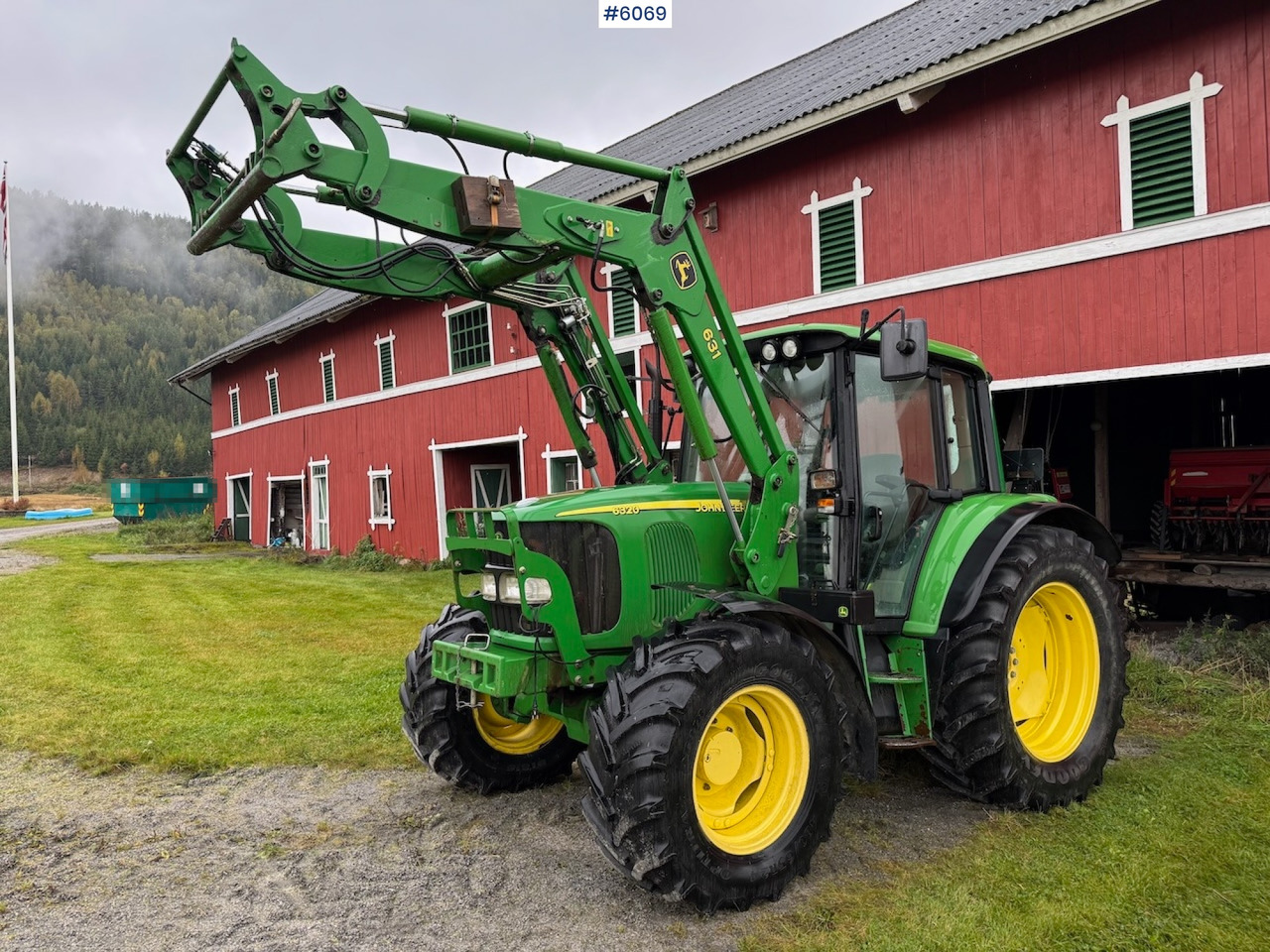 2006 John Deere 6320 w/ front loader, bucket, grapple, pallet fork and chains. Low hours!! - Трактор: снимка 3 2006 John Deere 6320 w/ front loader, bucket, grapple, pallet fork and chains. Low hours!! - Трактор: снимка 3