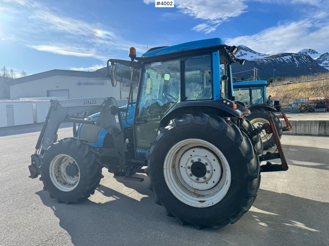 2006 Valtra A95-4 4x4 w/ Front loader. 2700 hours! - Трактор: снимка 5 2006 Valtra A95-4 4x4 w/ Front loader. 2700 hours! - Трактор: снимка 5