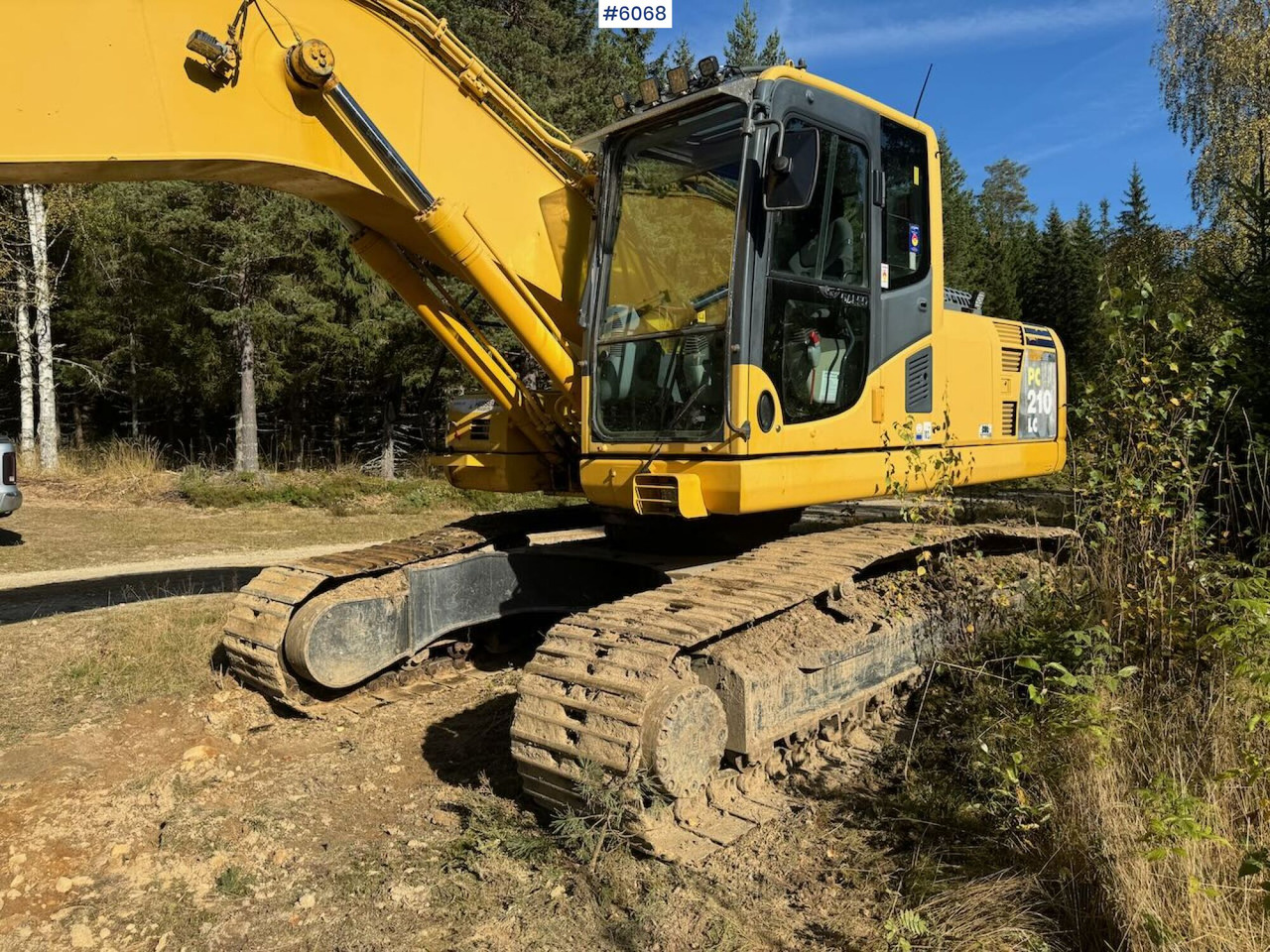 2007 Komatsu PC210LC Tracked Excavator with 3 buckets, tilt, grapple, and ripper. - Багер: снимка 3 2007 Komatsu PC210LC Tracked Excavator with 3 buckets, tilt, grapple, and ripper. - Багер: снимка 3