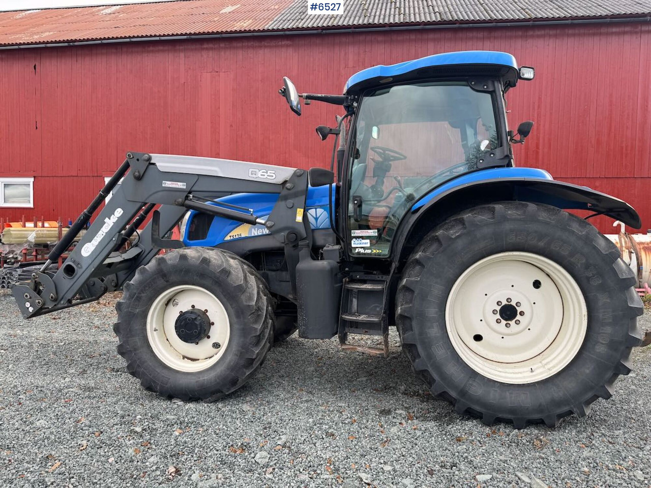 2007 NEW HOLLAND TS135A Plus w/ Quicke front loader - Трактор: снимка 2 2007 NEW HOLLAND TS135A Plus w/ Quicke front loader - Трактор: снимка 2