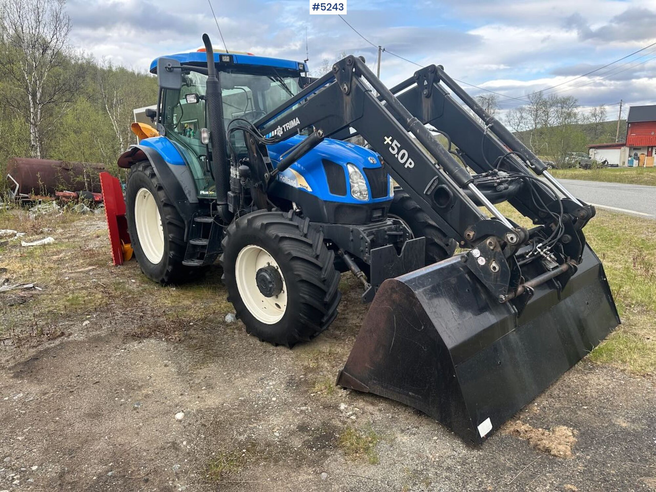 2007 New Holland TS135 4x4 tractor w/ front loader. WATCH VIDEO. - Трактор: снимка 4 2007 New Holland TS135 4x4 tractor w/ front loader. WATCH VIDEO. - Трактор: снимка 4