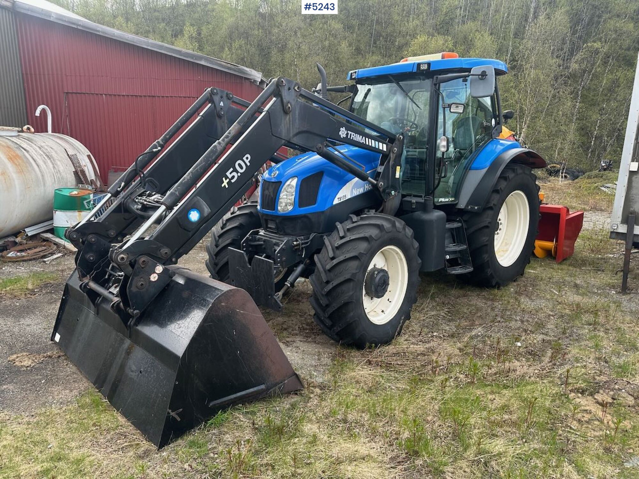 2007 New Holland TS135 4x4 tractor w/ front loader. WATCH VIDEO. - Трактор: снимка 1 2007 New Holland TS135 4x4 tractor w/ front loader. WATCH VIDEO. - Трактор: снимка 1