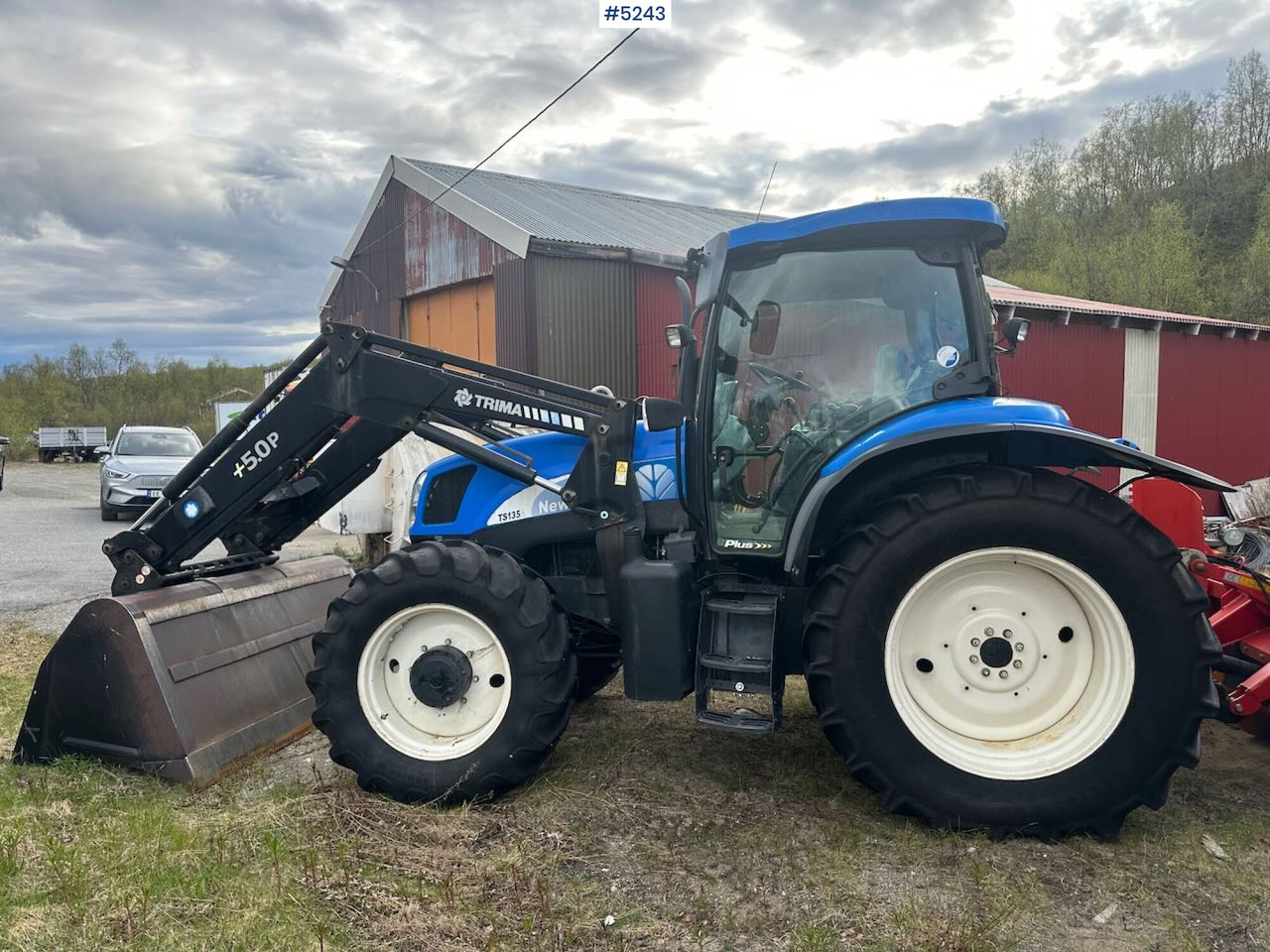 2007 New Holland TS135 4x4 tractor w/ front loader. WATCH VIDEO. - Трактор: снимка 2 2007 New Holland TS135 4x4 tractor w/ front loader. WATCH VIDEO. - Трактор: снимка 2