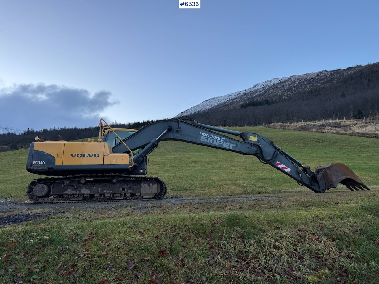 2007 Volvo EC 210 CL w/ excavator bucket and good chassis. - Багер: снимка 3 2007 Volvo EC 210 CL w/ excavator bucket and good chassis. - Багер: снимка 3