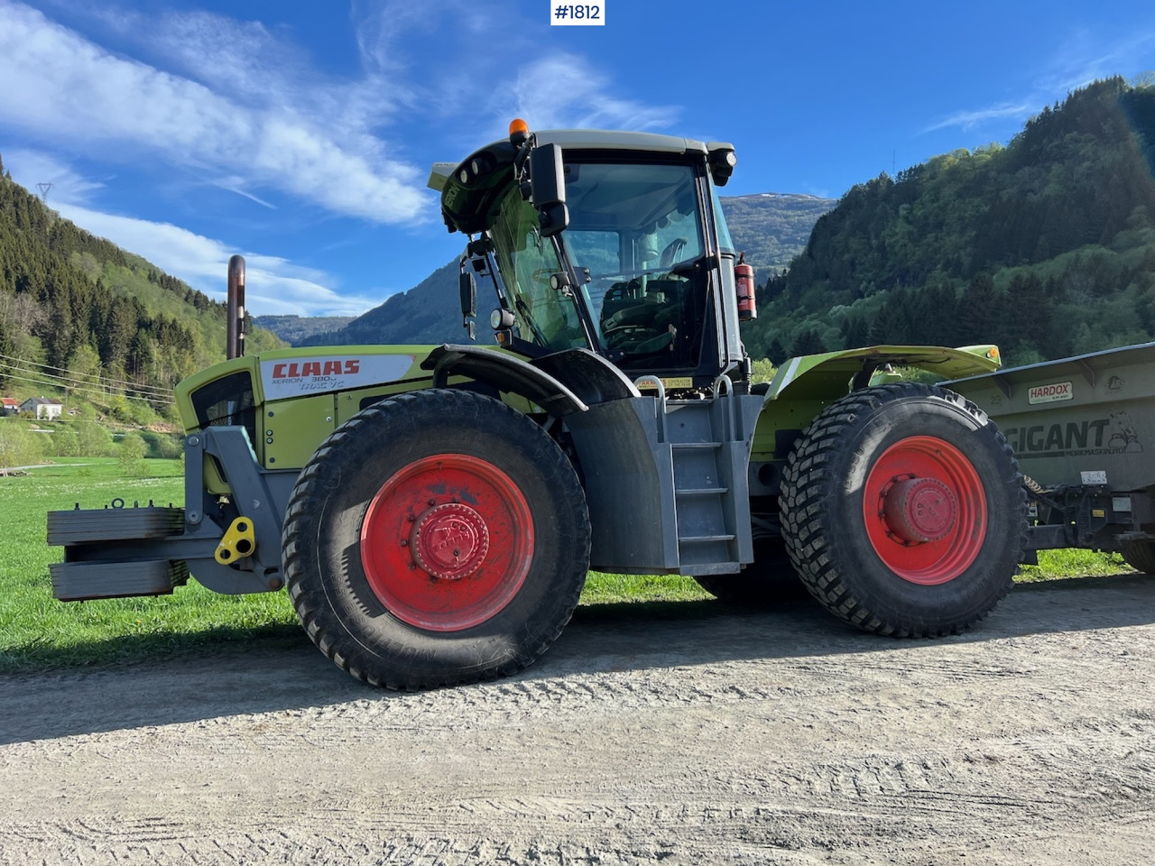 2009 Claas Xerion 3800 - Трактор: снимка 5 2009 Claas Xerion 3800 - Трактор: снимка 5