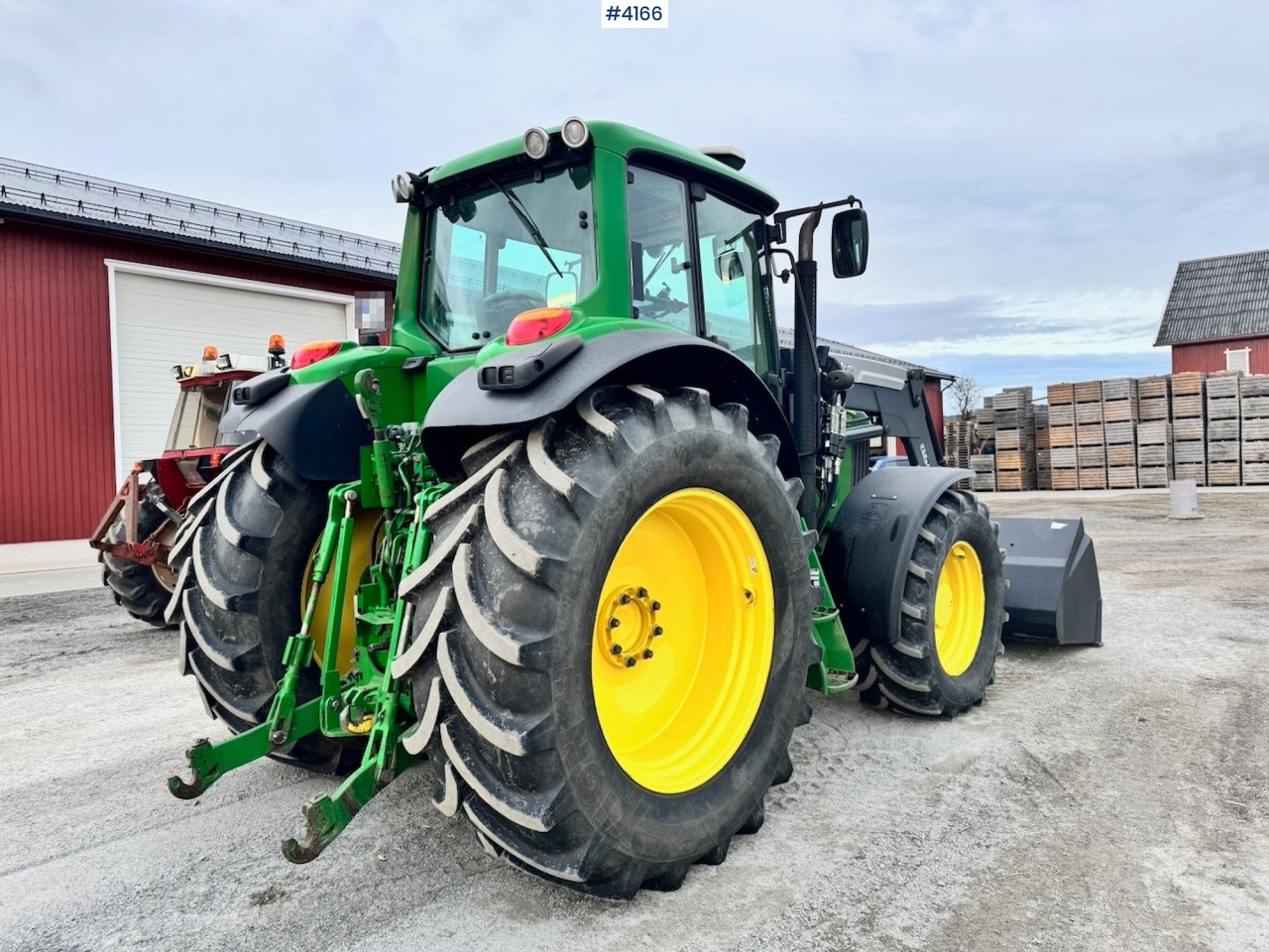 2010 John Deere 7430 w/ Front loader and GPS. 3760 hours! - Трактор: снимка 5 2010 John Deere 7430 w/ Front loader and GPS. 3760 hours! - Трактор: снимка 5