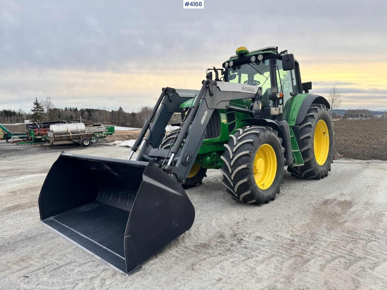 2010 John Deere 7430 w/ Front loader and GPS. 3760 hours! - Трактор: снимка 1 2010 John Deere 7430 w/ Front loader and GPS. 3760 hours! - Трактор: снимка 1