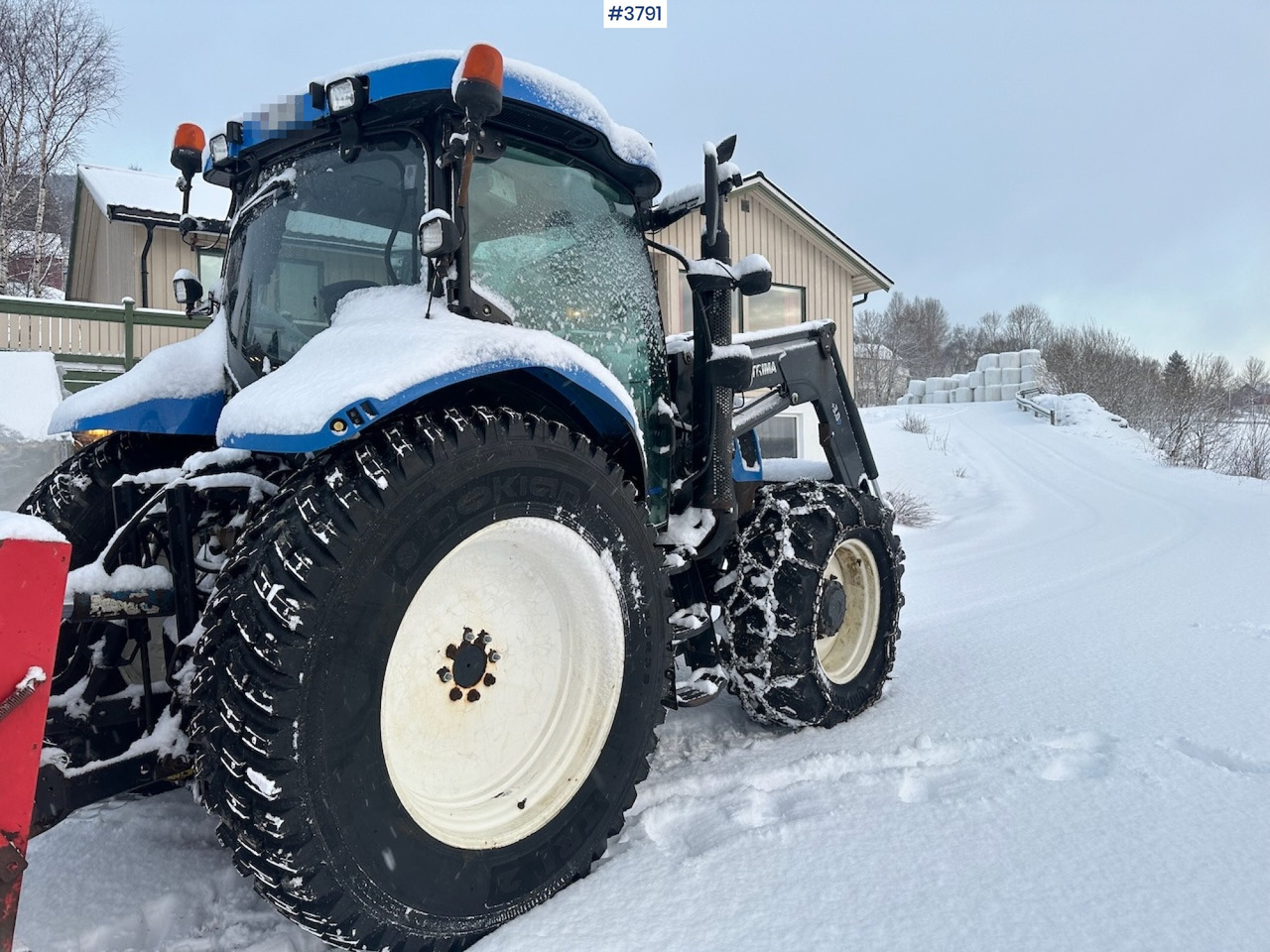 2010 New Holland T6040 4x4 plow rigged tractor w/ Trima +3.0p front loader, brand new chains, snow bucket and Westbjørn snow blower. WATCH VIDEO. - Трактор: снимка 4 2010 New Holland T6040 4x4 plow rigged tractor w/ Trima +3.0p front loader, brand new chains, snow bucket and Westbjørn snow blower. WATCH VIDEO. - Трактор: снимка 4