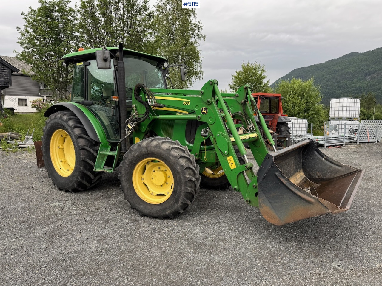 2011 John Deere 5080 M m/frontlaster. Lite timer! - Трактор: снимка 1 2011 John Deere 5080 M m/frontlaster. Lite timer! - Трактор: снимка 1
