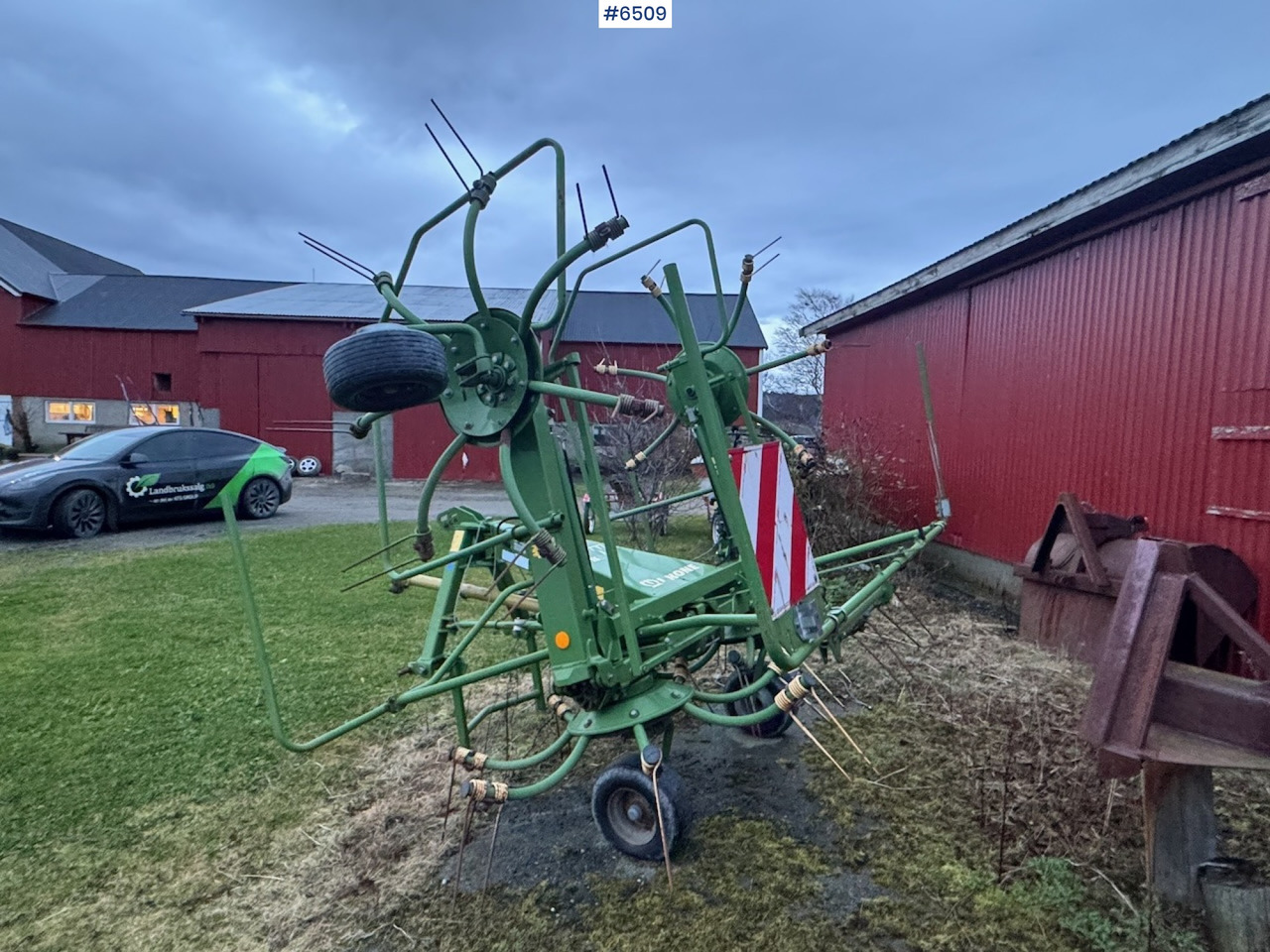 2011 Krone KW 5.52 tedder - Машина за сено и фураж: снимка 3 2011 Krone KW 5.52 tedder - Машина за сено и фураж: снимка 3