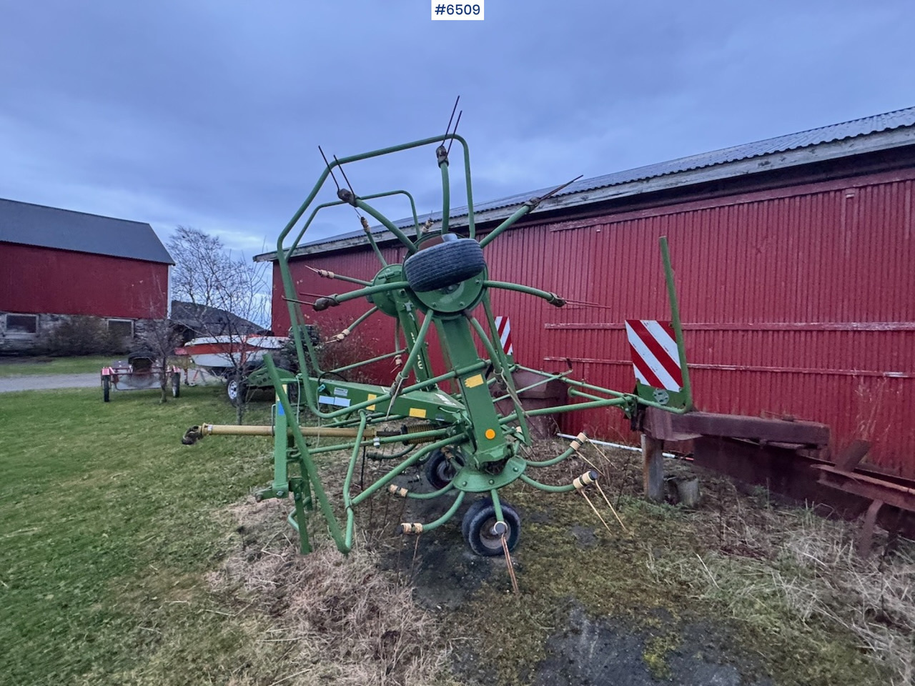 2011 Krone KW 5.52 tedder - Машина за сено и фураж: снимка 2 2011 Krone KW 5.52 tedder - Машина за сено и фураж: снимка 2