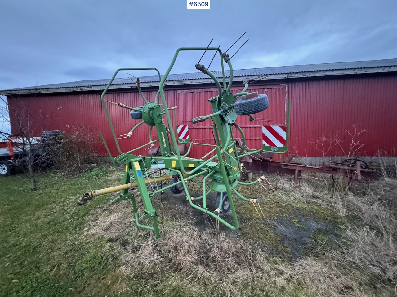 2011 Krone KW 5.52 tedder - Машина за сено и фураж: снимка 1 2011 Krone KW 5.52 tedder - Машина за сено и фураж: снимка 1