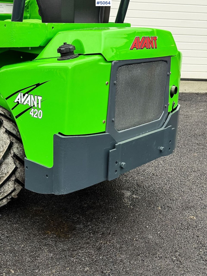 2012 Avant M420 w/ bucket NEWLY SERVICED - Компактен товарач: снимка 4 2012 Avant M420 w/ bucket NEWLY SERVICED - Компактен товарач: снимка 4