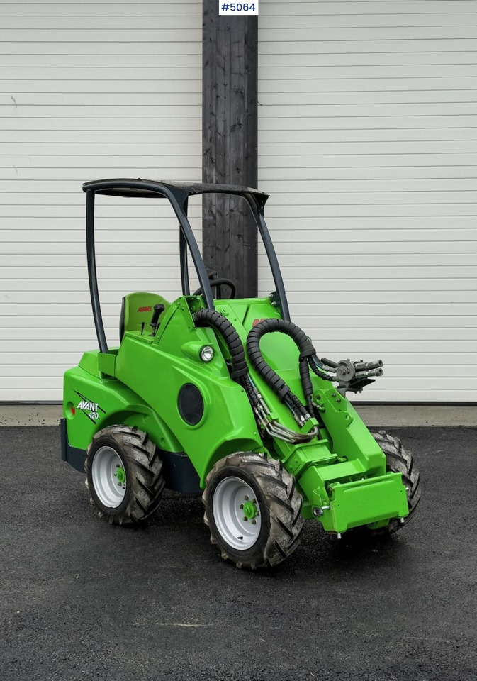 2012 Avant M420 w/ bucket NEWLY SERVICED - Компактен товарач: снимка 2 2012 Avant M420 w/ bucket NEWLY SERVICED - Компактен товарач: снимка 2