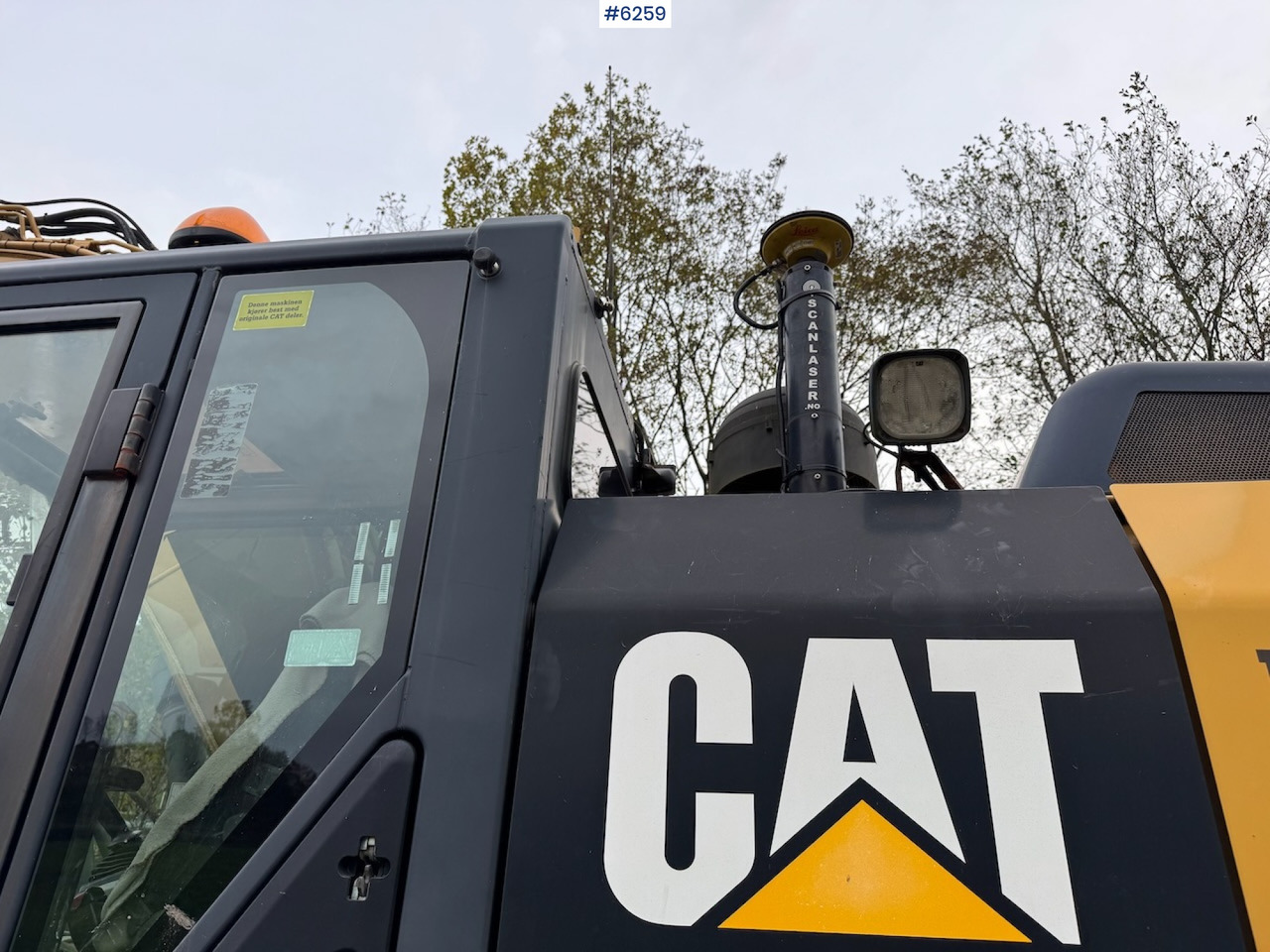 2012 Cat 324 E w/ rotor tilt, sanding bucket and digging bucket. - Багер: снимка 4 2012 Cat 324 E w/ rotor tilt, sanding bucket and digging bucket. - Багер: снимка 4