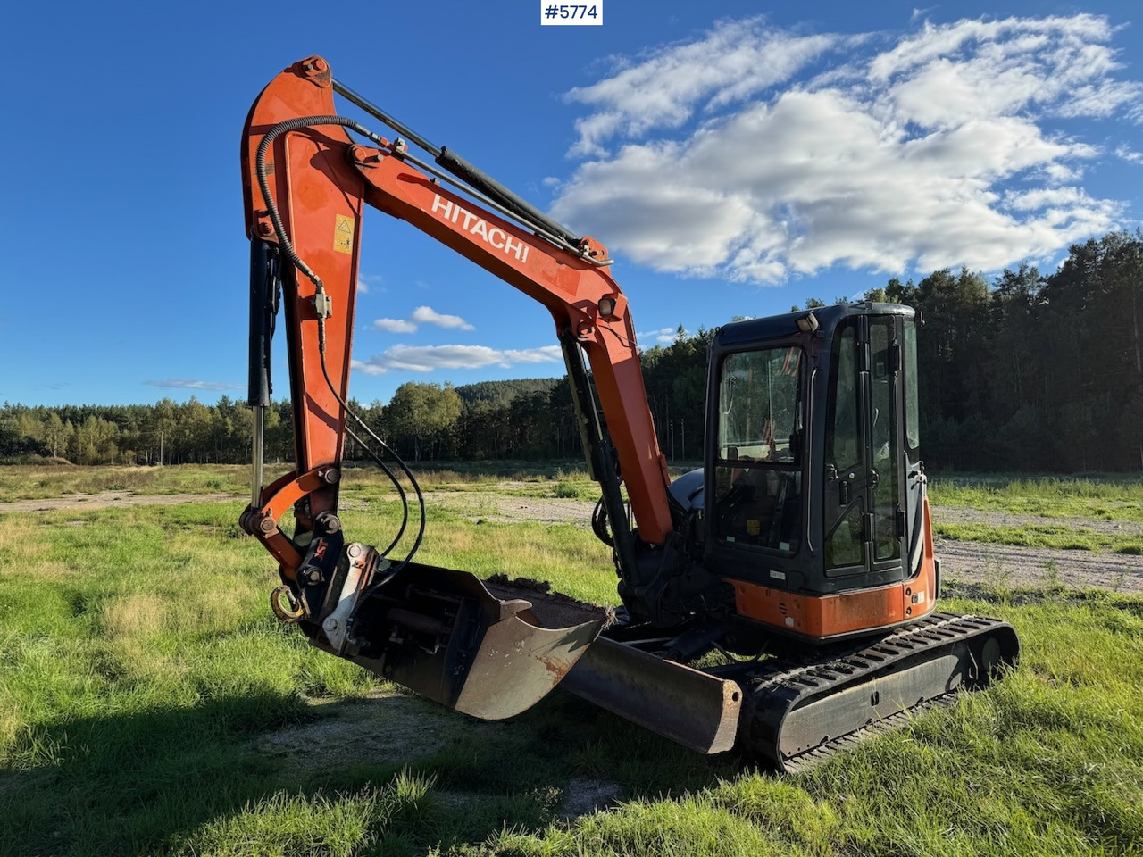 2012 Hitachi ZX 52 U-3 CLR - Багер: снимка 2 2012 Hitachi ZX 52 U-3 CLR - Багер: снимка 2