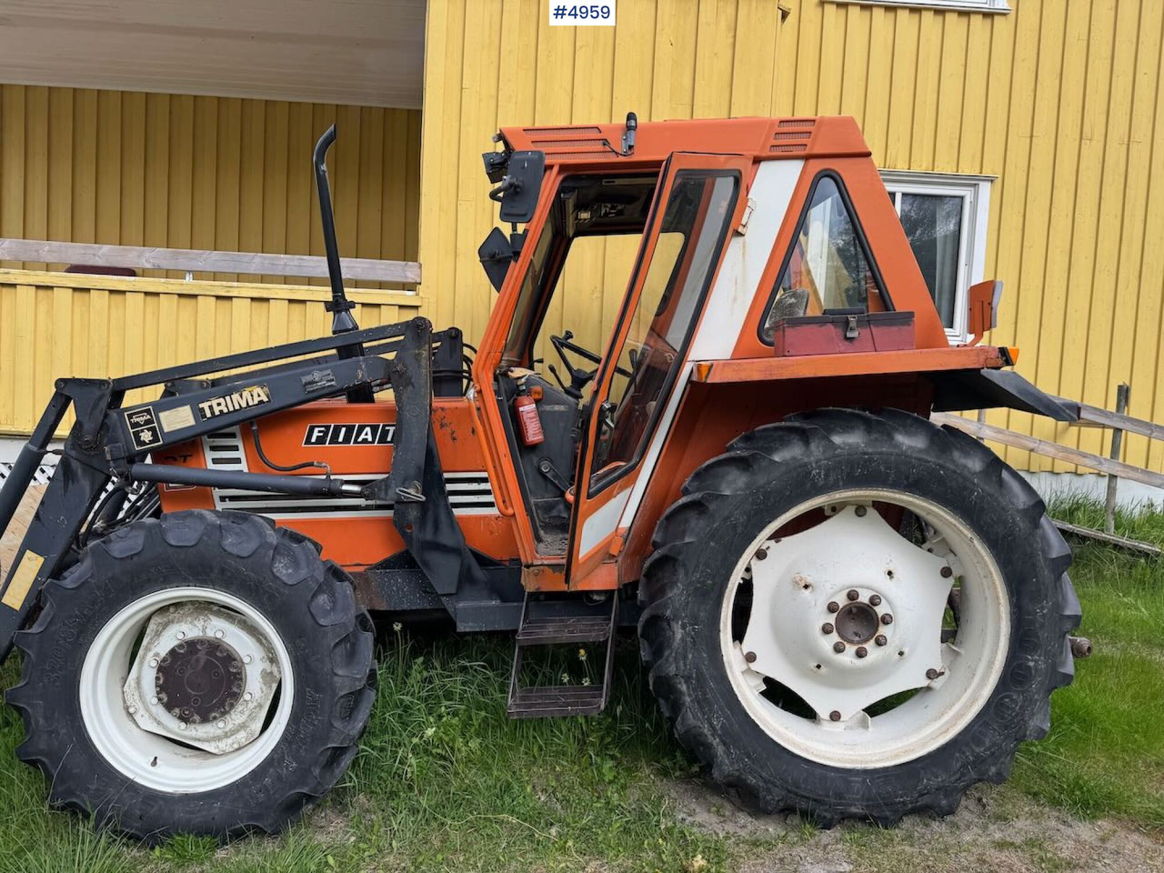 2012 New Holland T7.200 Auto Command w/plough disc - Трактор: снимка 3 2012 New Holland T7.200 Auto Command w/plough disc - Трактор: снимка 3