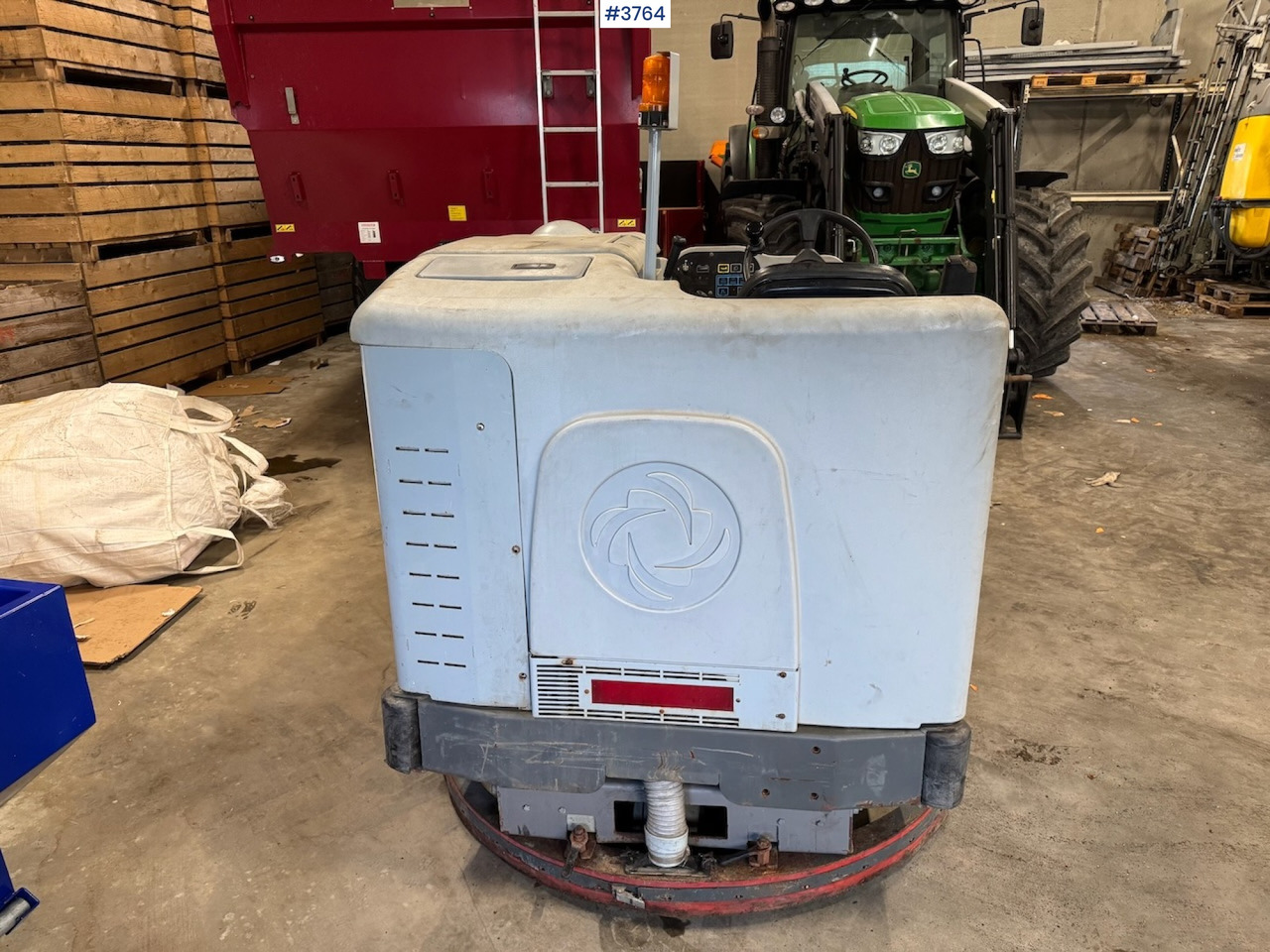 Професионална метачна машина 2012 Nilfisk CR 1200 broom and sweeper: снимка 17 Професионална метачна машина 2012 Nilfisk CR 1200 broom and sweeper: снимка 17