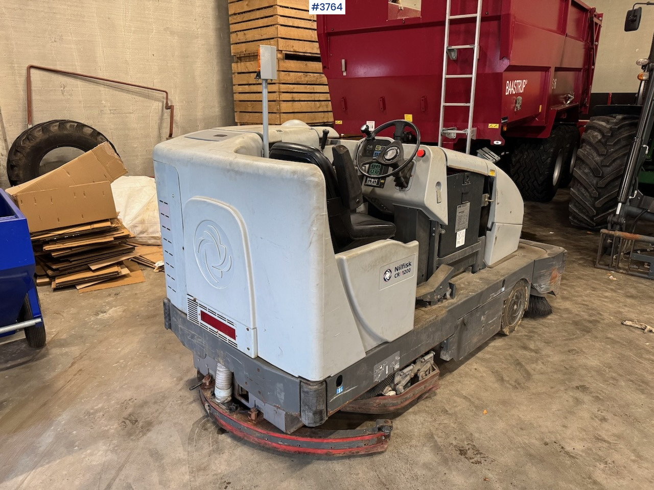 Професионална метачна машина 2012 Nilfisk CR 1200 broom and sweeper: снимка 18 Професионална метачна машина 2012 Nilfisk CR 1200 broom and sweeper: снимка 18