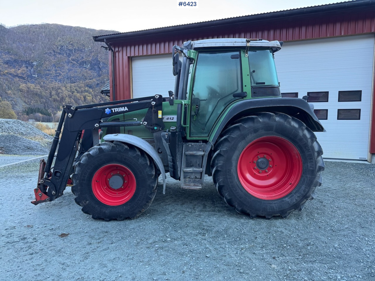 2013 Fendt 412 Vario TMS w/ front loader and plow plate. New engine! - Трактор: снимка 1 2013 Fendt 412 Vario TMS w/ front loader and plow plate. New engine! - Трактор: снимка 1