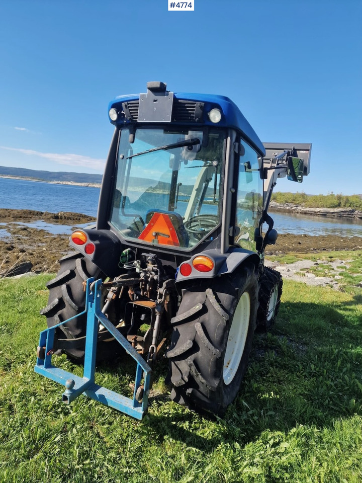 2013 New Holland T3020 w/ front loader, bucket & blade - Трактор: снимка 5 2013 New Holland T3020 w/ front loader, bucket & blade - Трактор: снимка 5
