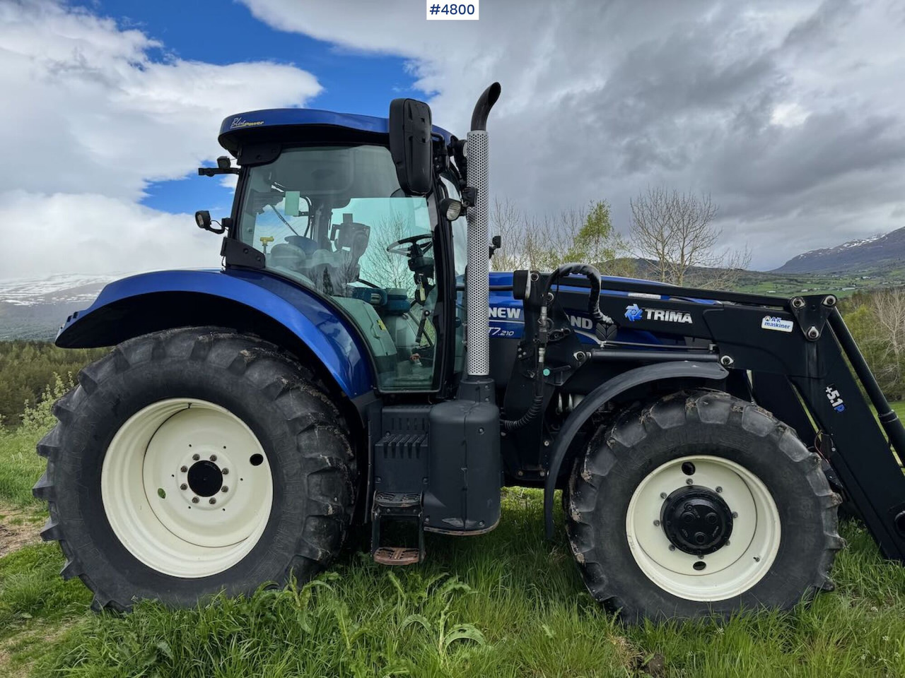 2013 New Holland T7.210 AC Blue Power m/ Frontlaster - Трактор: снимка 2 2013 New Holland T7.210 AC Blue Power m/ Frontlaster - Трактор: снимка 2