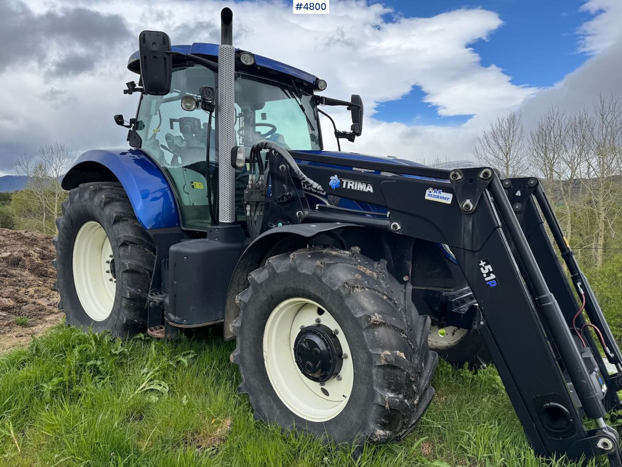 2013 New Holland T7.210 AC Blue Power m/ Frontlaster - Трактор: снимка 1 2013 New Holland T7.210 AC Blue Power m/ Frontlaster - Трактор: снимка 1