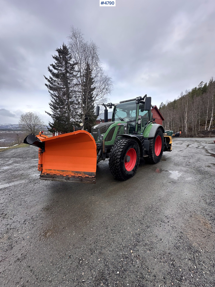 2014 Fendt 514 Vario 4x4 w/ front loader, folding plow, snow blower and sand spreader - Трактор: снимка 1 2014 Fendt 514 Vario 4x4 w/ front loader, folding plow, snow blower and sand spreader - Трактор: снимка 1